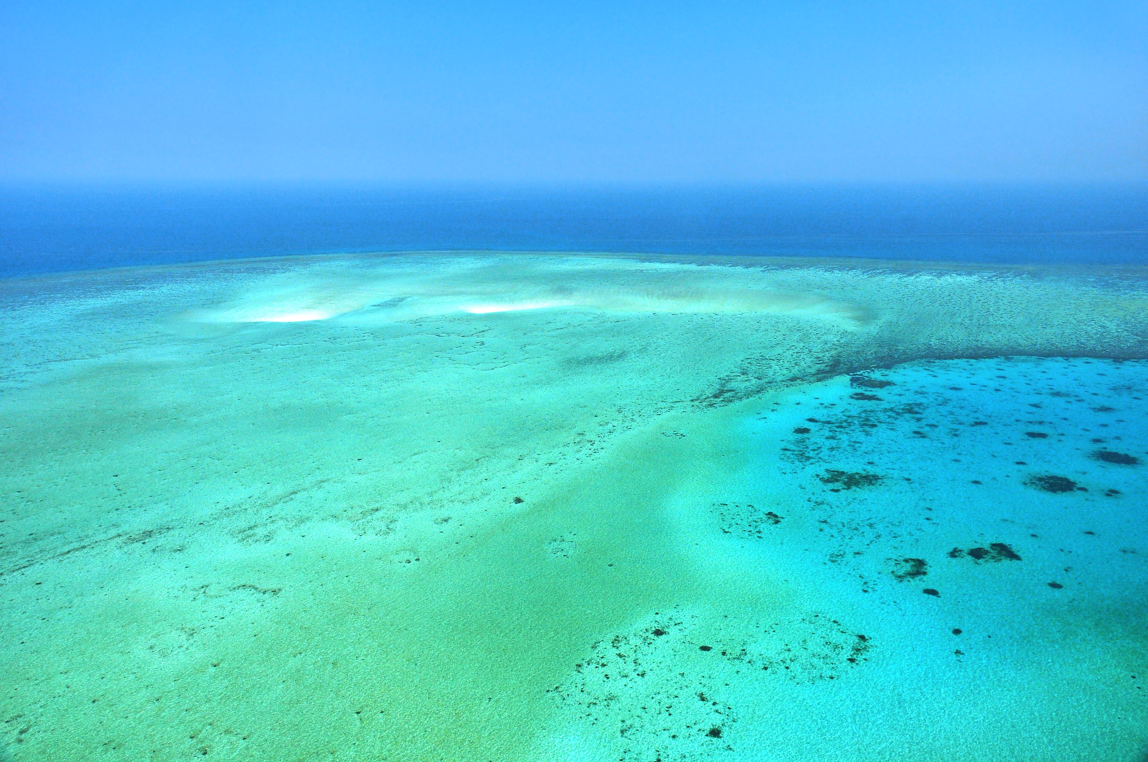 The tidal sandbar and turquoise shallows for picnics